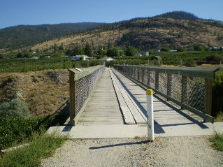 Crossing the wooden bridge, Kettle Valley Railway Penticton to Naramata, 2011-08.